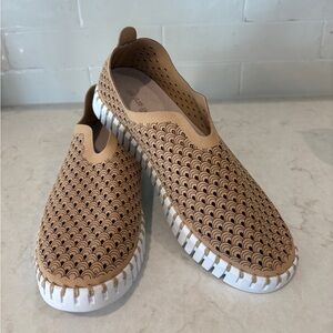 Ilse Jacobsen Hornbaek Tulip 139 Shoes, Slip On, Size 39 8.5/9  Latte NEW
